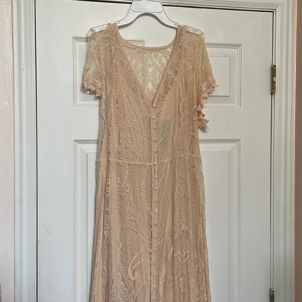 Lace Maxi Dress w/ Linen Slip
